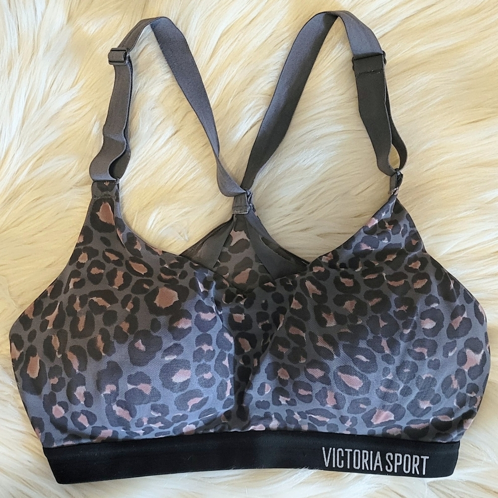 Victoria's Secret Sport Leopard Print Lightweight Sports Bra size 32C